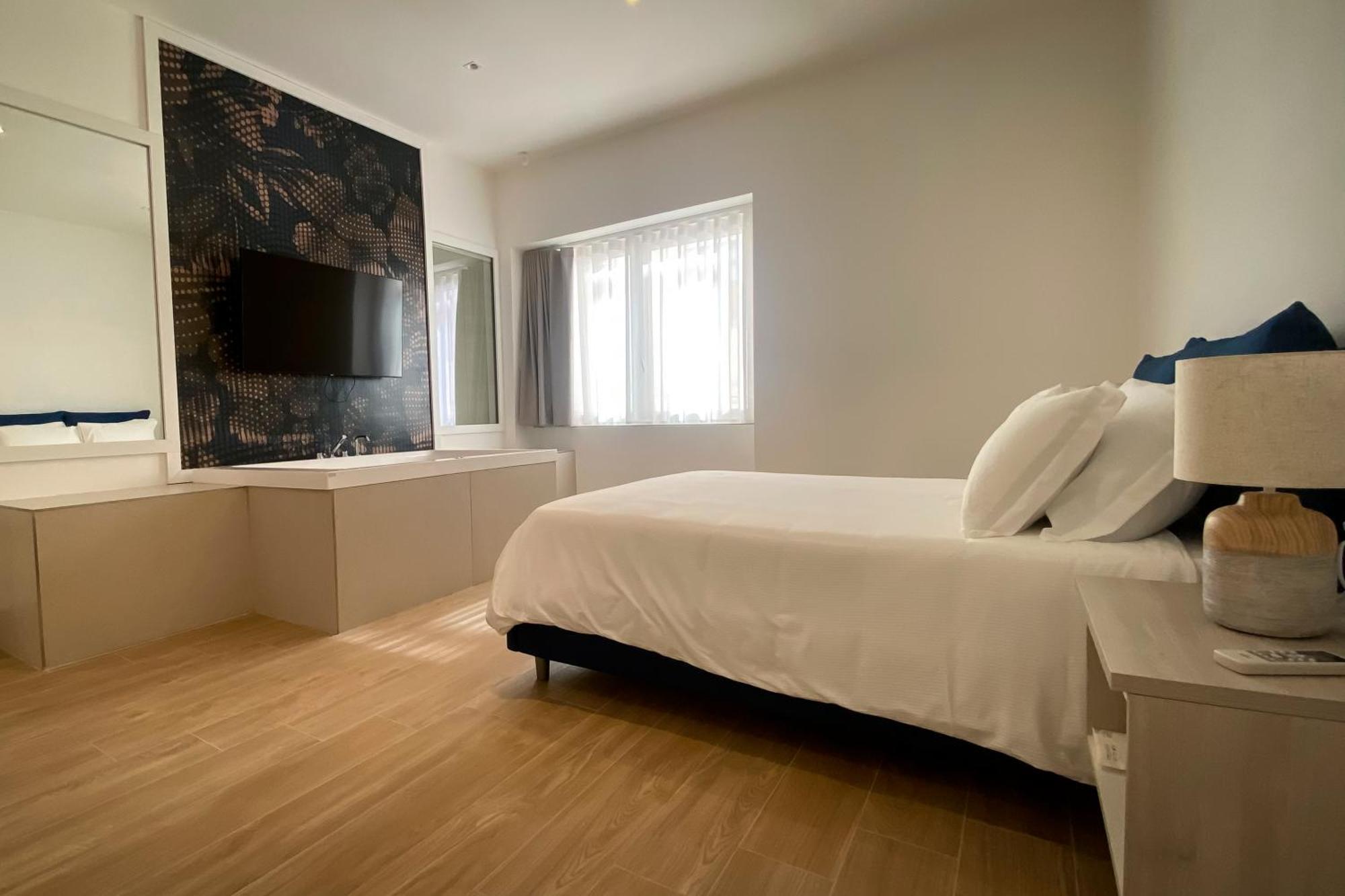 Monumental Luxury Rooms Caserta Exterior photo