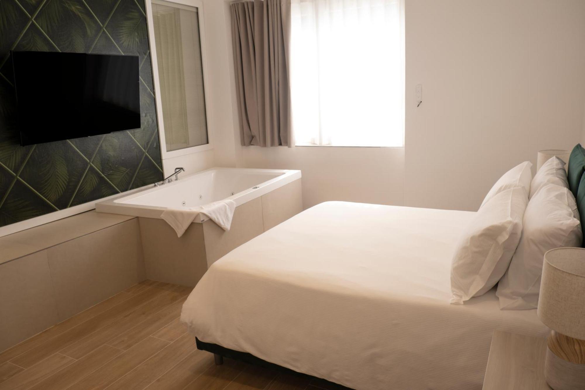Monumental Luxury Rooms Caserta Exterior photo