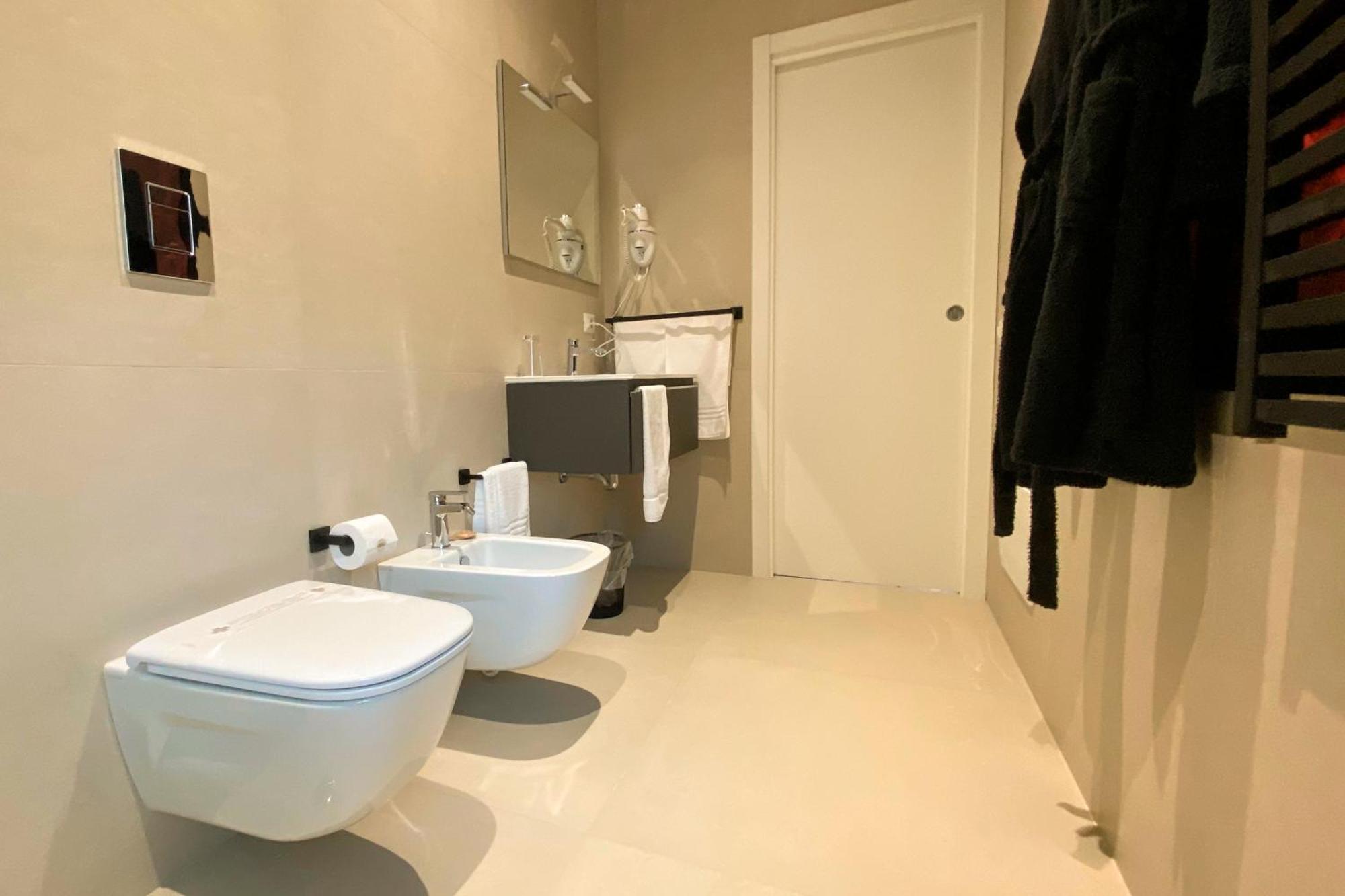Monumental Luxury Rooms Caserta Exterior photo
