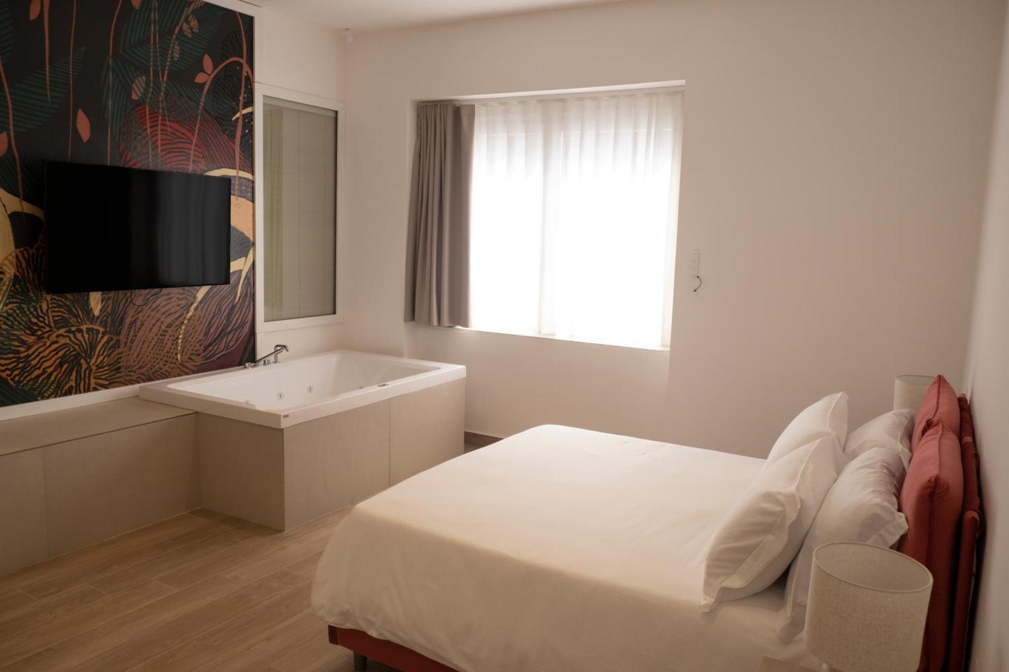 Monumental Luxury Rooms Caserta Exterior photo
